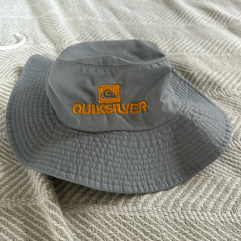 Quiksilver toddler bucket hat